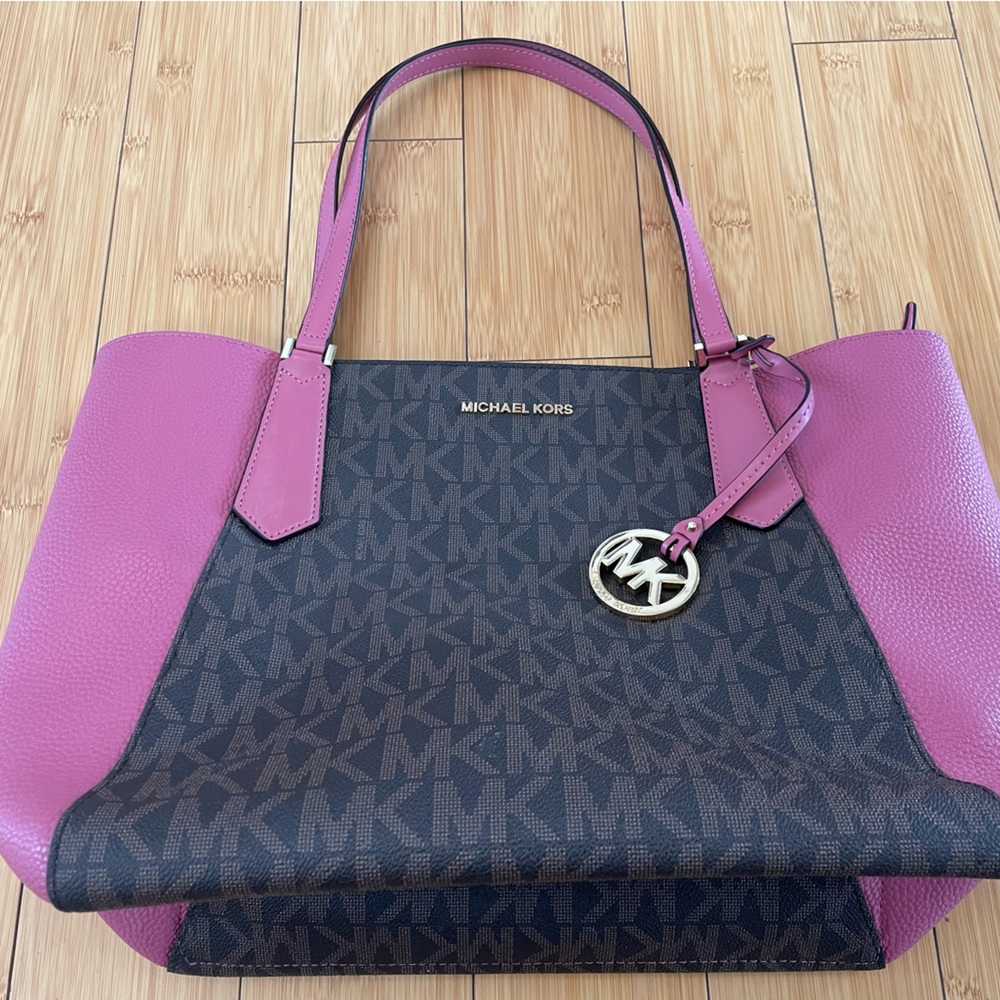 Michael Kors Leather Bag